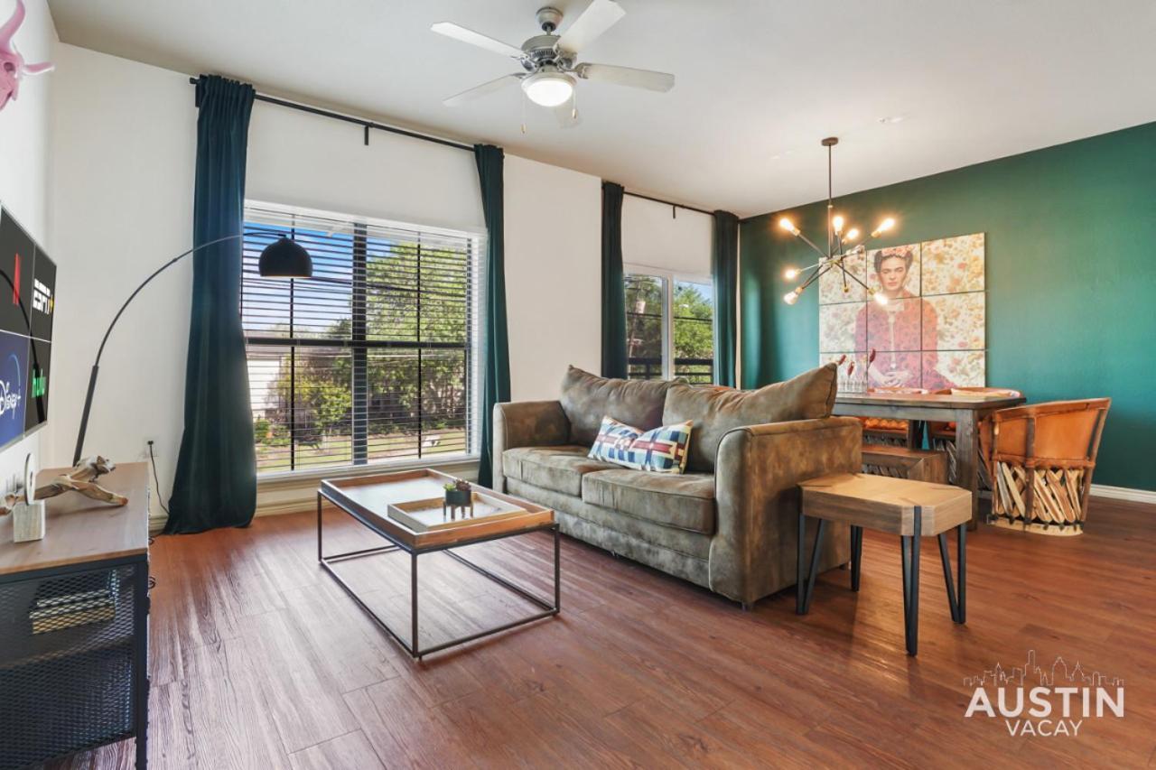 Stylish 4Br With Smart Tv And Free Garage Parking Apartment Austin Exterior foto