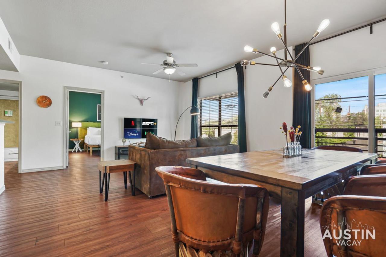 Stylish 4Br With Smart Tv And Free Garage Parking Apartment Austin Exterior foto