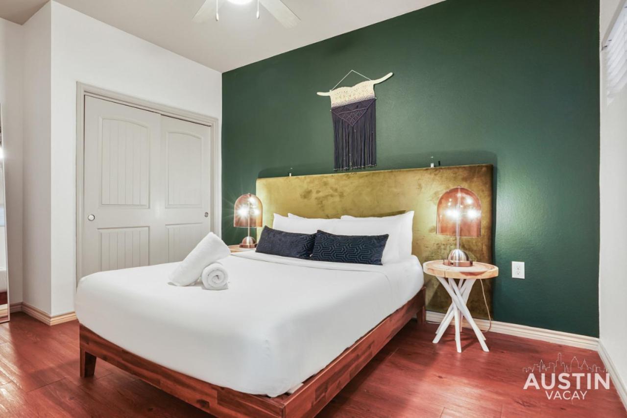 Stylish 4Br With Smart Tv And Free Garage Parking Apartment Austin Exterior foto