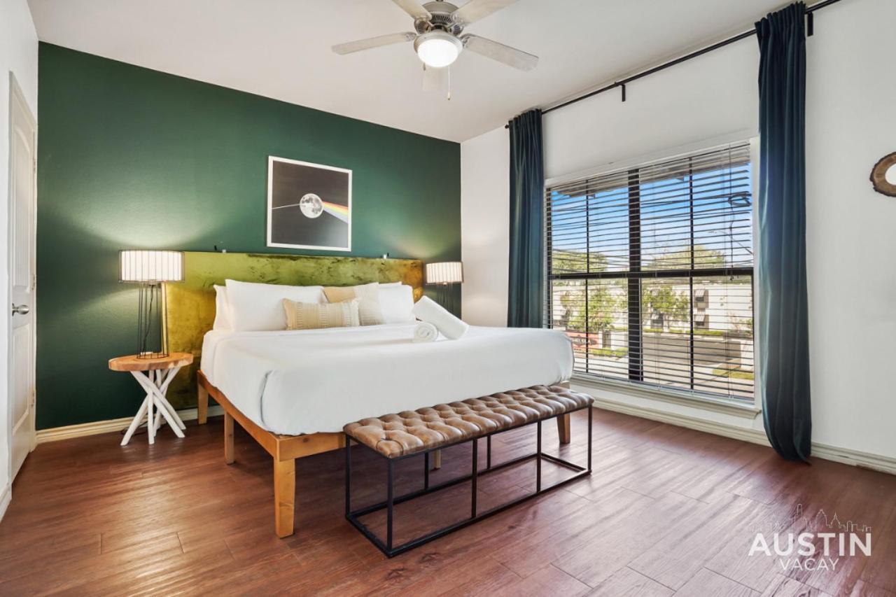 Stylish 4Br With Smart Tv And Free Garage Parking Apartment Austin Exterior foto